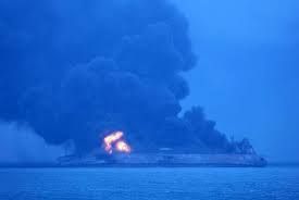 Kapal Tanker Iran Tabrakan dan Terbakar, 32 Kru Masih Hilang