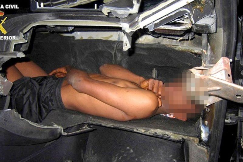 Sembunyi di Dasbor Mobil, Bocah 12 Tahun Tempuh Ribuan Km Menuju Eropa