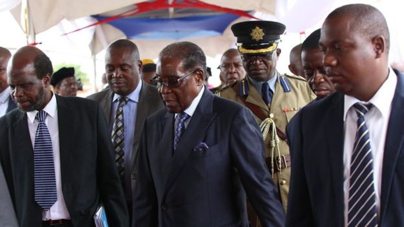 Pertama Kali, Presiden Robert Mugabe Muncul ke Publik di Acara Wisuda