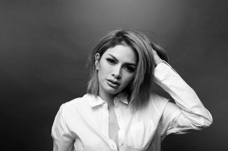Sibuk Syuting, Nikita Mirzani-Iis Dahlia Kompak Tak Hadiri Nikahan Kahiyang