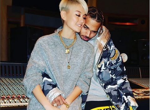 Deretan Foto Mesra Kedekatan Chris Brown dengan Agnez Mo