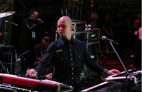 Ahmad Dhani Tersangka Ujaran Kebencian, Begini Reaksi Netizen