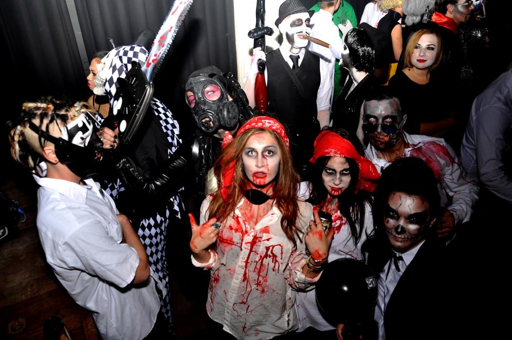 Tren Make-Up Seram ala Halloween Ini Bisa Sebabkan Kerusakan Mata