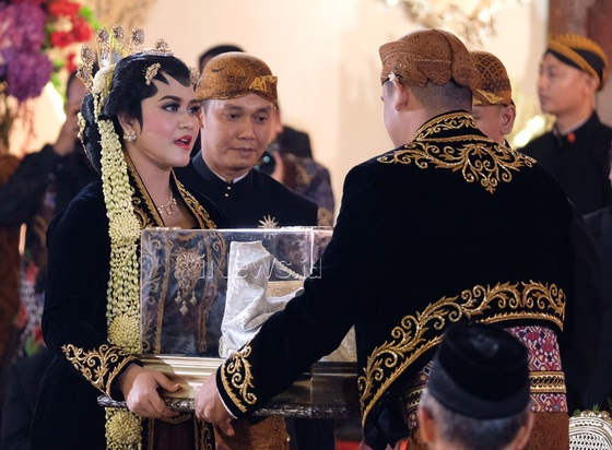 Nikahan Kahiyang-Bobby, Sule dan Ruben Onsu Tidak Bawa Kado