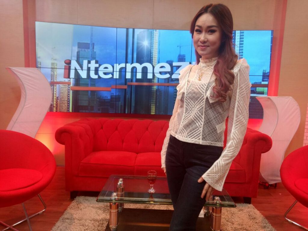 Grand Finalist Asia's Got Talent, Angela July Belajar Harpa dari Nol