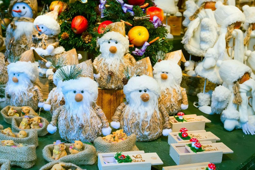 Serunya Mengunjungi Pasar Tertua di Dunia dan Beli Aksesori Natal