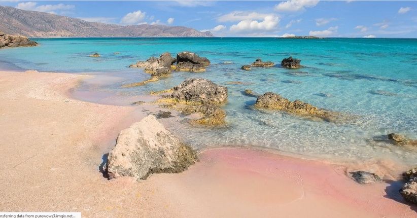Kurang Terkenal, Negara Ini Miliki Pesona Pantai Jernih seperti Kaca