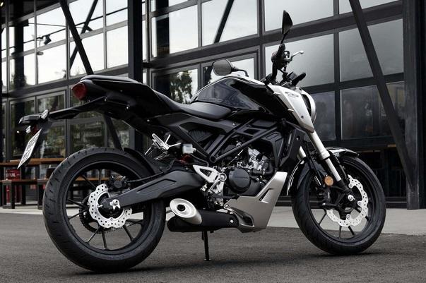 Honda CB300R 2018, Rival Berat Kawasaki Z300 dan Yamaha MT-03