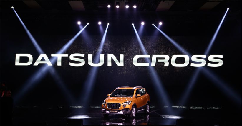 Lampu Depan Datsun Cross Bisa Nyala Otomatis saat Gelap
