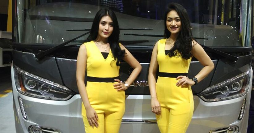 Pesona Wanita Cantik Pendamping Truk dan Bus di Giicomvec 2018