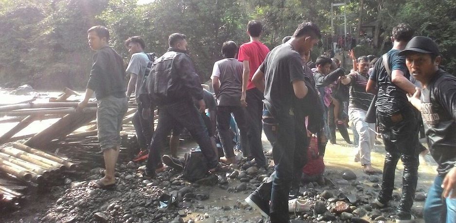 Jembatan di Penangkaran Rusa Bogor Putus, Puluhan Terluka