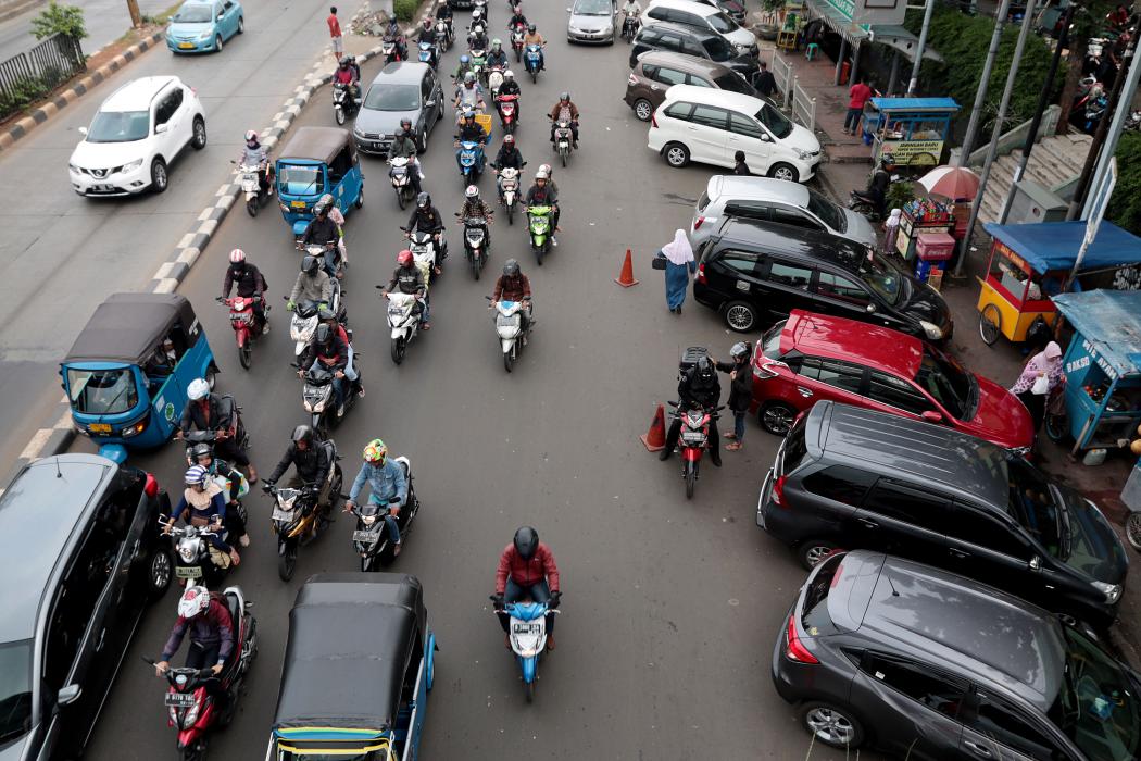 DKI Kaji Naikkan Tarif Parkir Mobil Rp69.000 per Jam, Motor Rp54.000