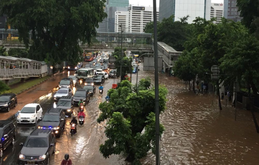 Hujan Deras di Jakarta Ganggu Operasional KRL