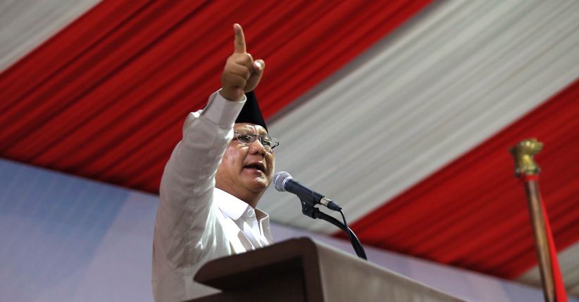 Prabowo Marahi Emak-Emak yang Berebut Buku Ketimbang Dengarkan Pidato