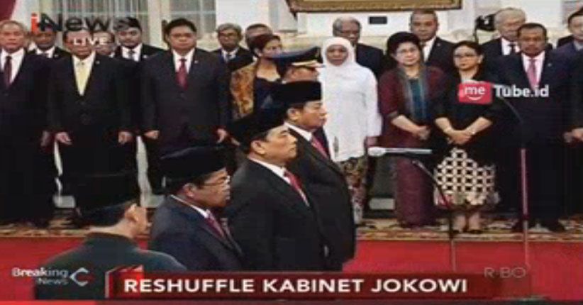 Jokowi Lantik 4 Pejabat Negara di Istana