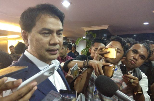 Semangat Jadi Ketua Umum, Aziz Dituding Dapat Dukungan Ical