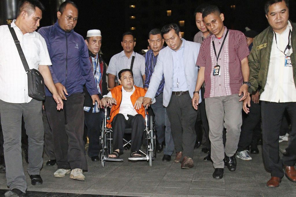 Ancaman Pengacara Setnov ke Mahfud Cederai Pemberantasan Korupsi
