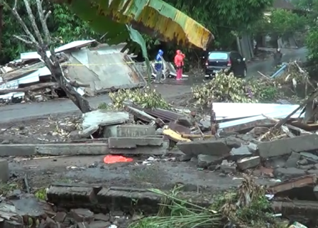 Pengungsi Banjir di Lombok Timur Kekurangan Makanan Bayi