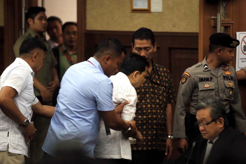 Sebelum Pembacaan Dakwaan, Setnov Mual Izin ke Toilet