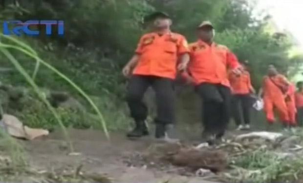 Pencarian Nenek Hilang, Tim Gabungan Temukan Topi Putih