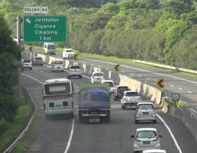 Hari Natal, Ruas Tol Cipularang Arah Bandung Masih Padat