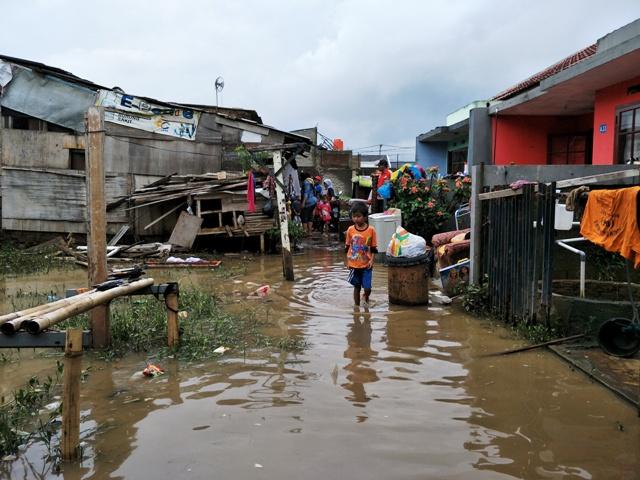 Tanggul Sungai Jebol, 1.550 Warga Mekarjaya Kota Bandung Kebanjiran
