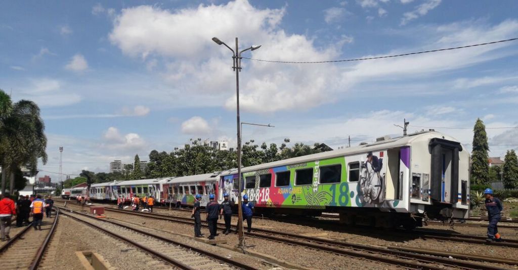 KA Argo Parahyangan Anjlok di Stasiun Bandung