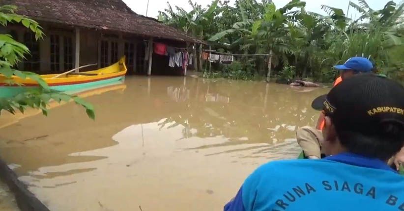 Hujan Deras 2 Hari, Banjir Rendam Belasan Desa di Pati hingga 1 Meter