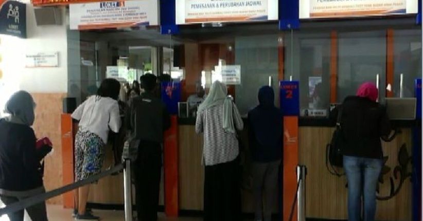 Dampak Rel Banjir, Ratusan Penumpang Kembalikan Tiket KA