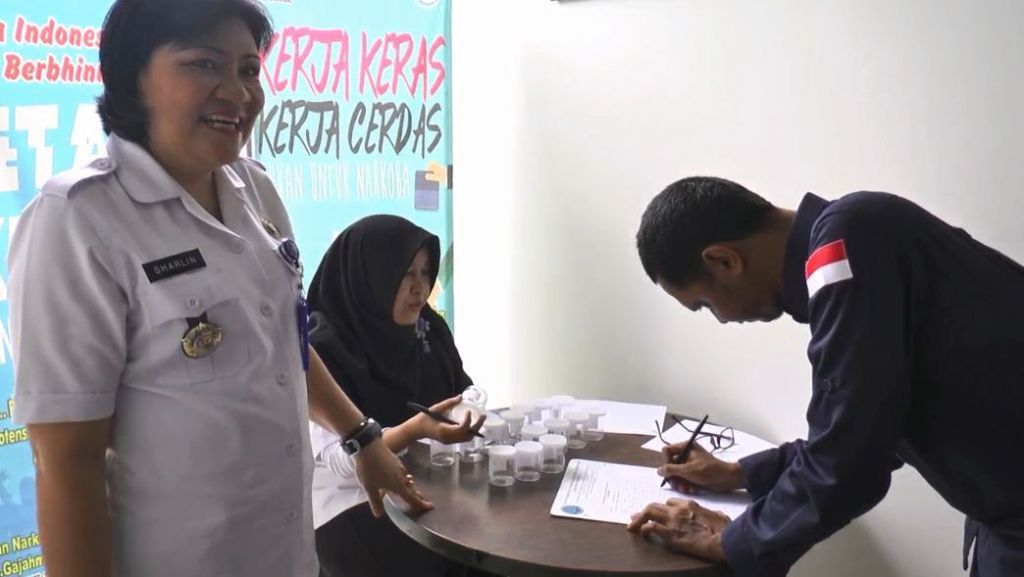 Wartawan Kaget Dites Urine Usai Jumpa Pers dengan BNN Kendal 