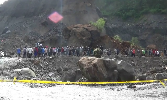 Hingga Siang Ini, Basarnas Belum Temukan Lagi Korban Tebing Longsor