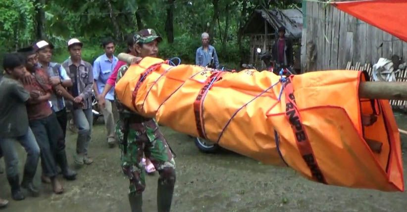 Suami Istri Tersapu Longsoran Tebing di Situbondo, 1 Orang Tewas