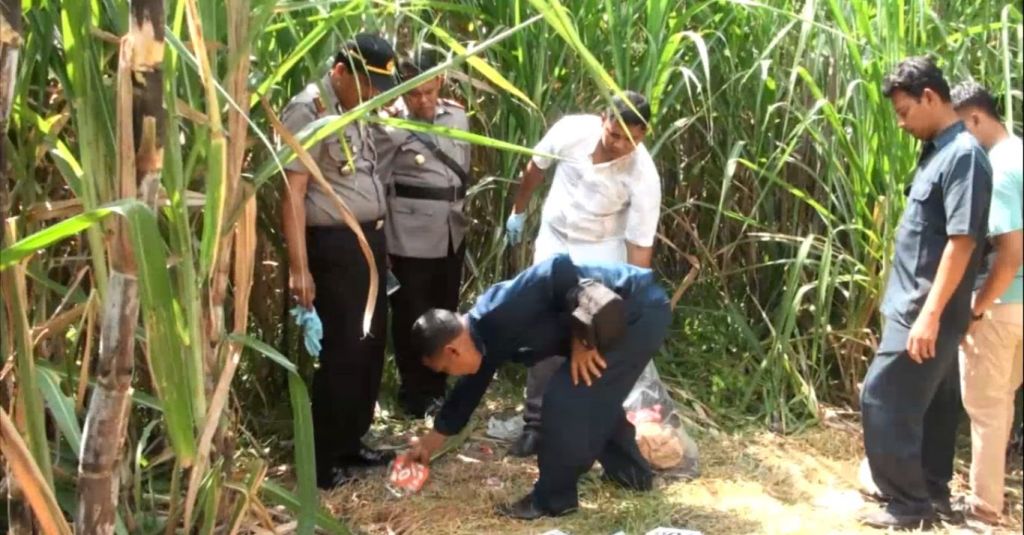 Mayat Lelaki Tanpa Busana Gegerkan Warga Mojokerto