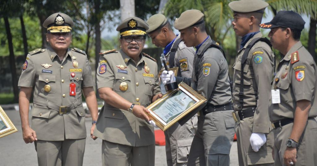 Soekarwo Minta Satpol PP dan Linmas Jaga Keamanan Pilkada Jatim