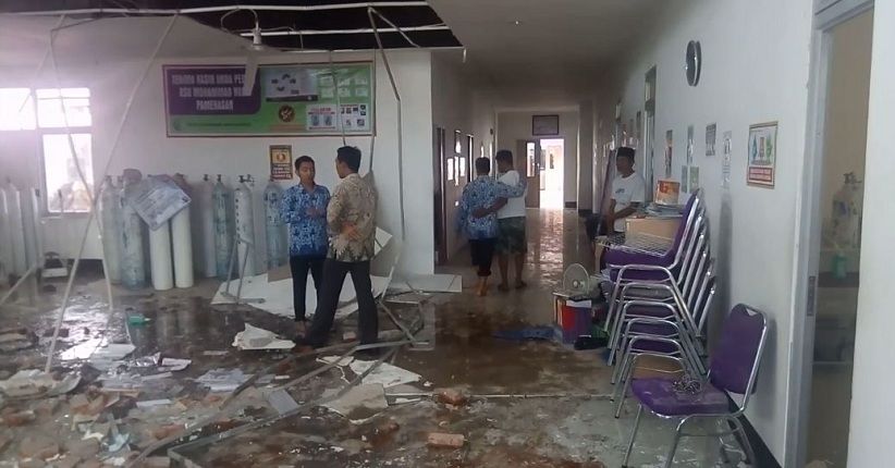 Atap Rumah Sakit di Pamekasan Ambruk, Perawat Luka Tertimpa