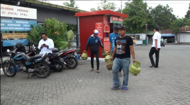 Stok Dikurangi, Warga di Mojokerto Sulit Dapat Elpiji 3 Kg