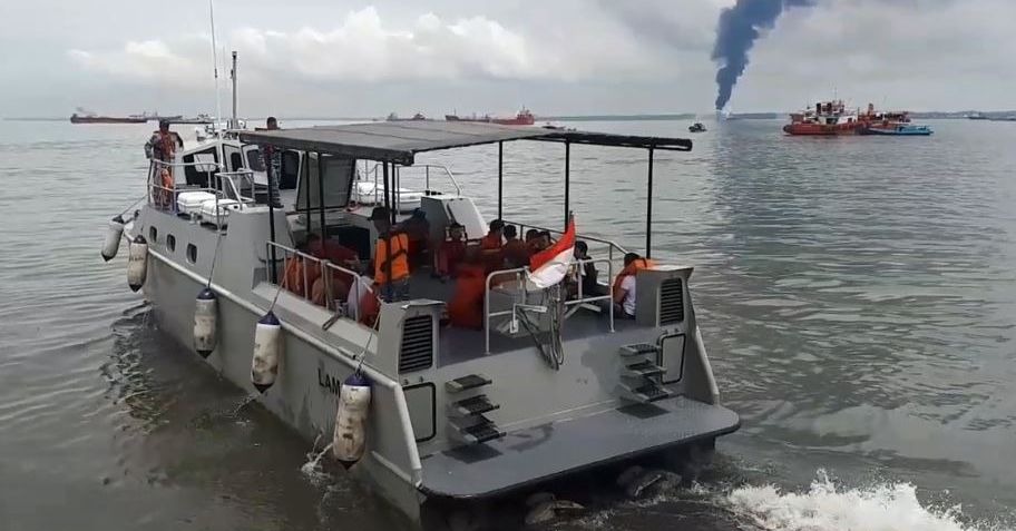Pertamina: Penyebab Kebakaran Teluk Balikpapan dari Bahan Bakar Kapal