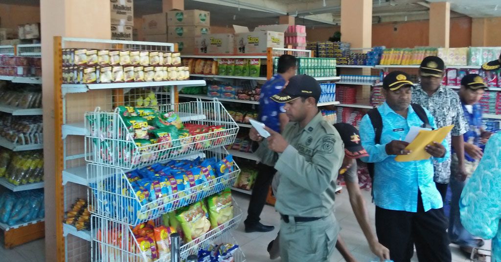 Puluhan Ton Barang Kedaluwarsa Ditemukan Masih Dijual di Raja Ampat