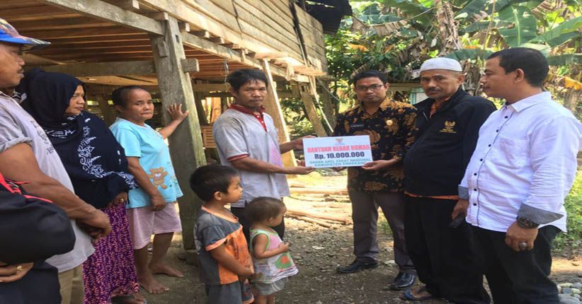 Baznas Enrekang Rutin Salurkan Dana Bedah Rumah untuk Fakir Miskin