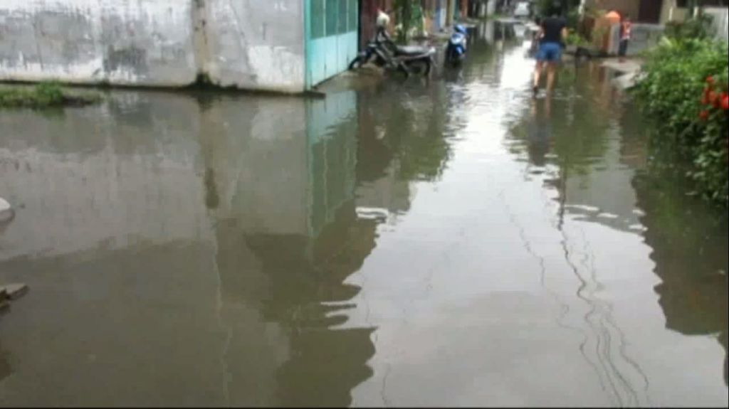 Diguyur Hujan Selama 4 Jam, Medan Labuhan Terendam Banjir
