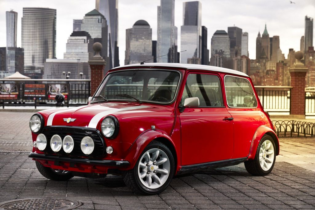 MINI Ubah Mobil Mr Bean Menjadi Versi Listrik