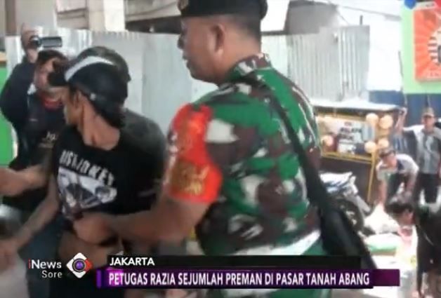 Dirazia Satpol PP, Preman Mabuk Melawan