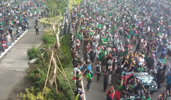 Pesta Persebaya Berlanjut Malam Ini, Polisi Tutup Jalan Ahmad Yani