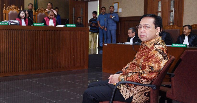 3 Jam Hakim Bacakan Vonis, Setnov Terkantuk-kantuk