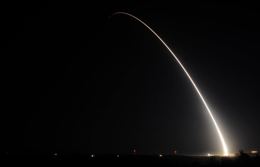 Angkatan Udara AS Uji Coba Rudal Balistik Antarbenua Minuteman III