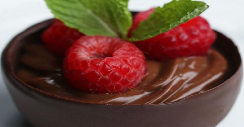 Weekend, Berkreasi Bikin Es Mangkuk Cokelat Isi Selai Kacang