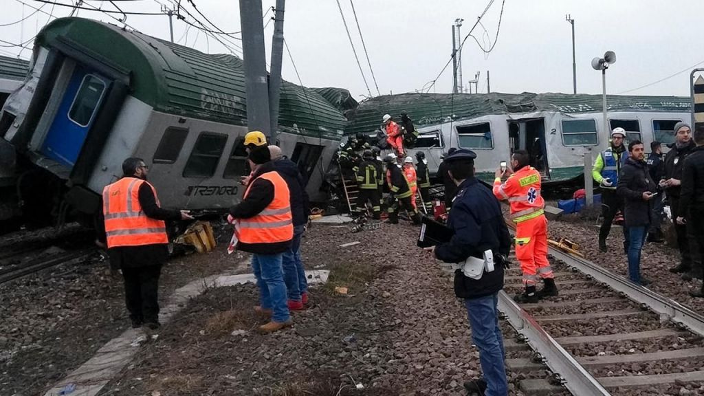 Kereta Hantam Truk Barang di Italia, 2 Orang Termasuk Masinis Tewas