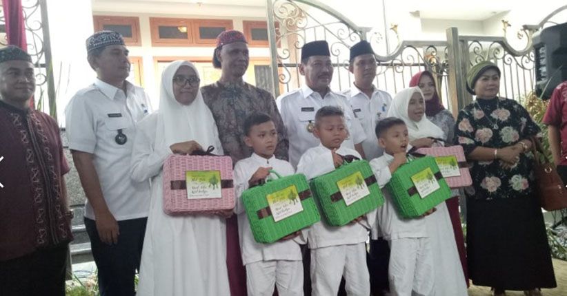 Hercules Buka Bersama dengan 1.000  Anak Yatim dan Duafa