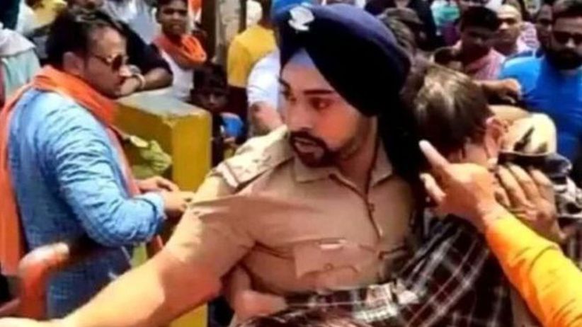 Selamatkan Pria Muslim dari Amukan, Polisi di India Diancam Bunuh