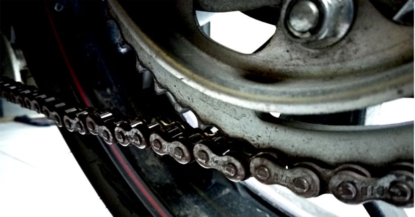 Jangan Lumasi Rantai Motor dengan Oli Bekas, Ini Akibatnya